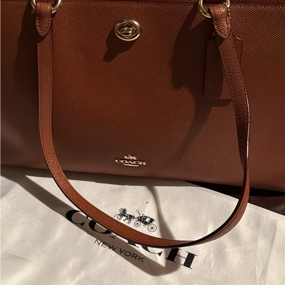 The Folio Tote from Coach - Picture 7 of 17